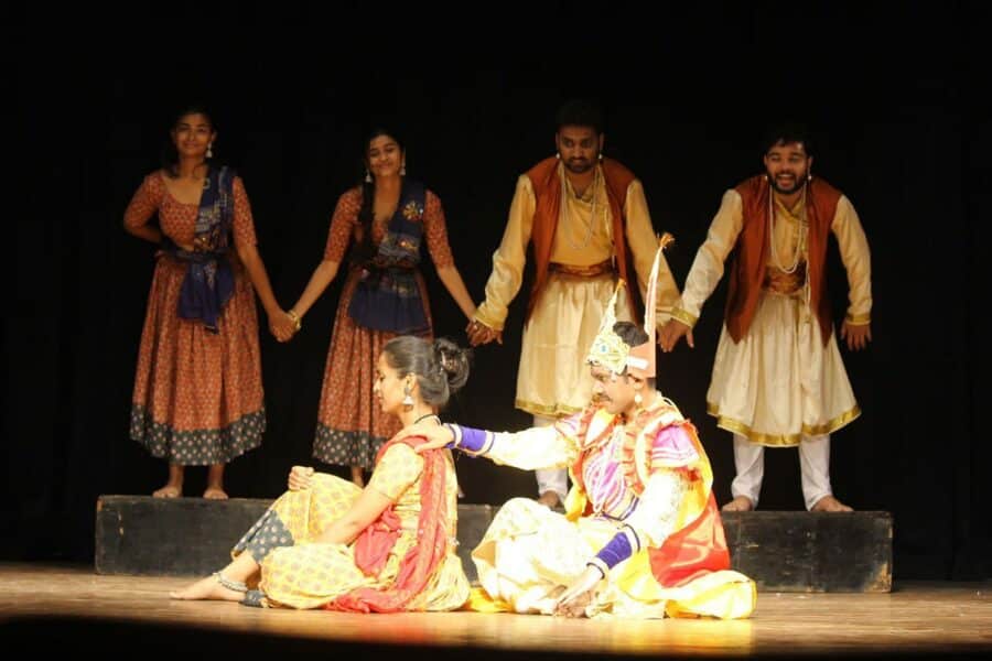 संगीत : कमली की सत्वपरीक्षा अर्थात ह्यो रिश्ता क्या कहलाता है...?